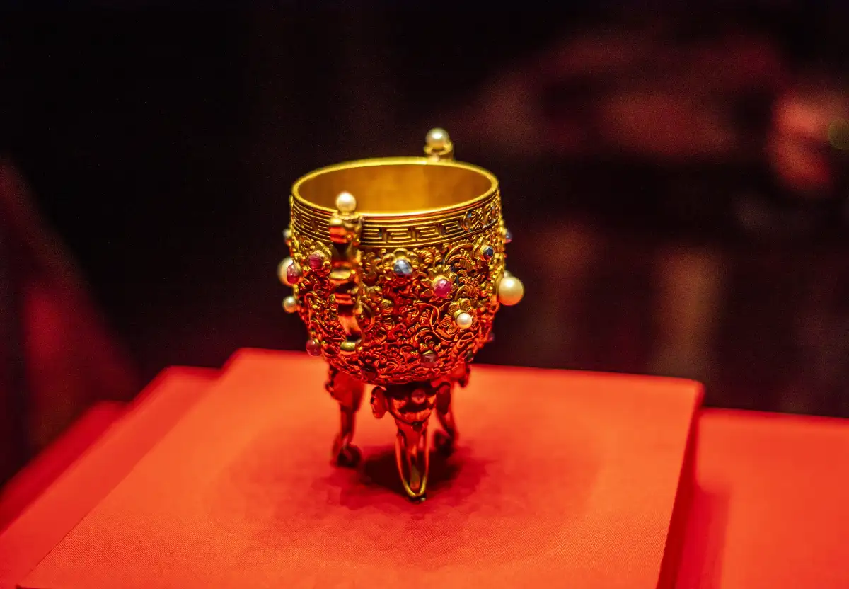 The Gold Cup of Eternal Stability in the Treasure Gallery